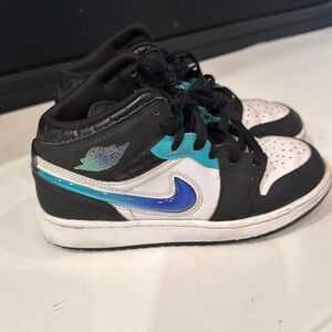 Big Kids Air Jordan 1 SE
